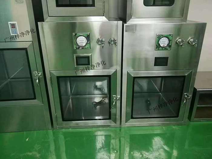 層流傳遞窗適用于需要隔離不同潔凈度級別的房間，如潔凈室與普通房間之間的連接、不同潔凈度級別潔凈室之間的連接等。